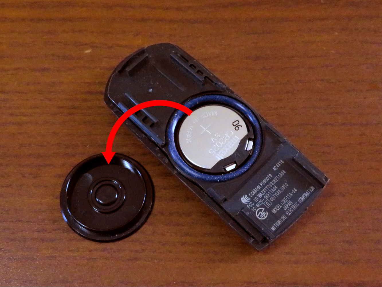 ラフェスタ ハイウェイスター（プレマシー）のキーレスエントリーの電池を交換5